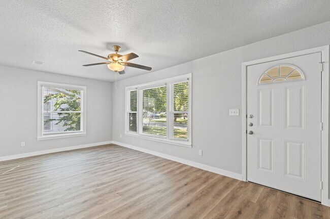 Foto del edificio - Charming in Cleburne!
