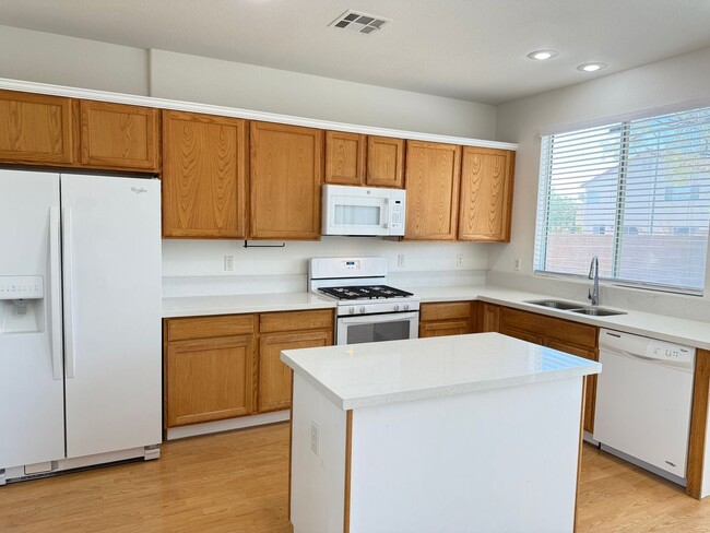 Foto del edificio - 3 bedroom with loft house