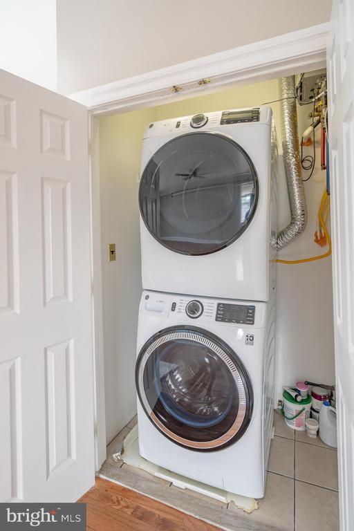 Foto del edificio - 345 W Chestnut St