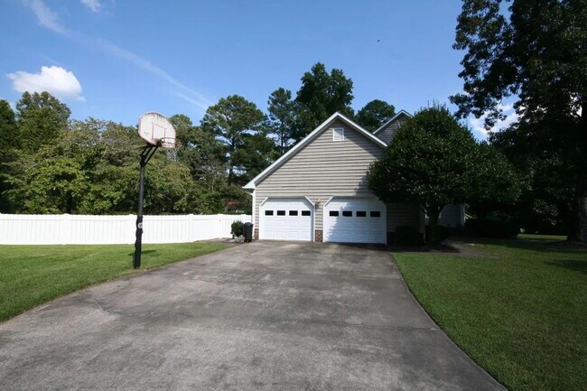 Foto del edificio - - WONDERFUL 2-STORY HOME IN WALNUT CREEK *SPRING CREEK SCHOOL DISTRICT* -