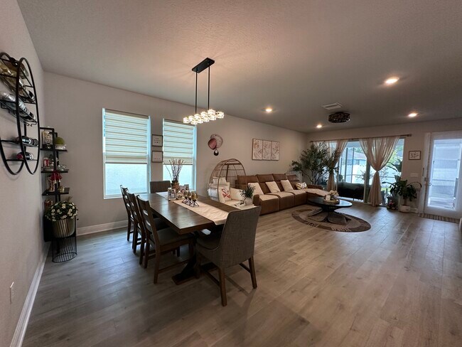 Building Photo - 28656 Sweet Persimmon Dr