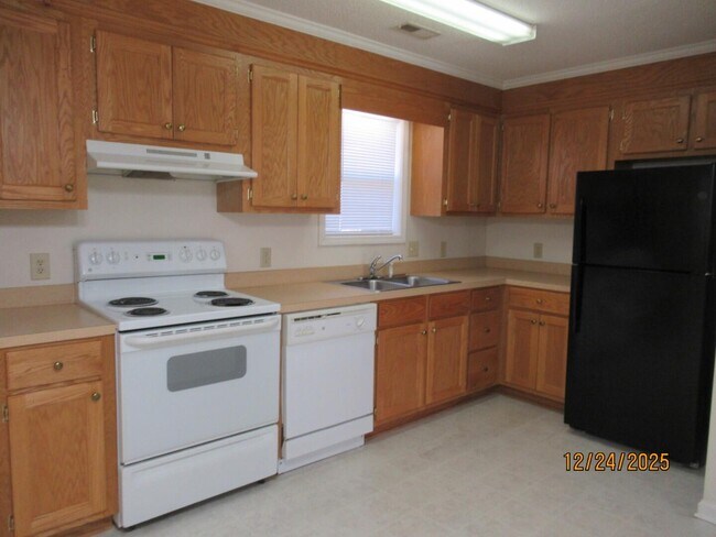 Foto del edificio - 251 Rast St