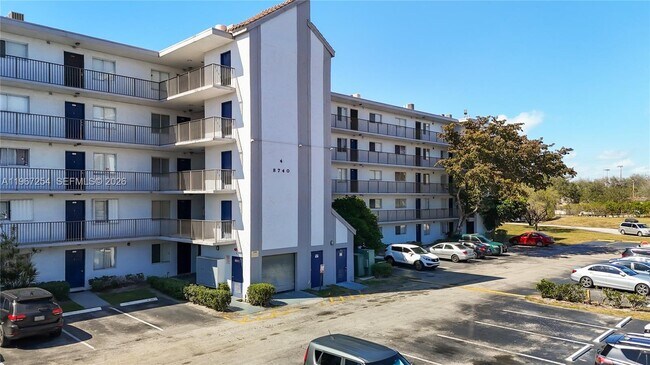 Building Photo - 8740 N Sherman Cir