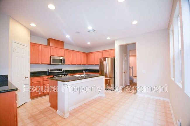 Foto del edificio - 3132 Lisbon Ln