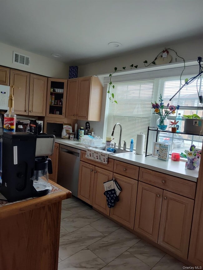 Building Photo - 458 Mariners Way