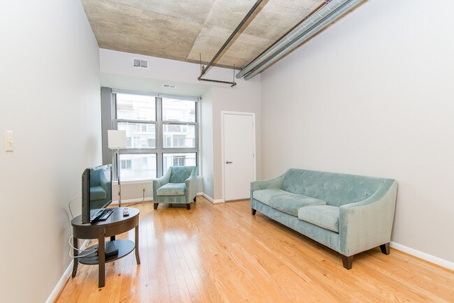 Building Photo - 1300 N St NW