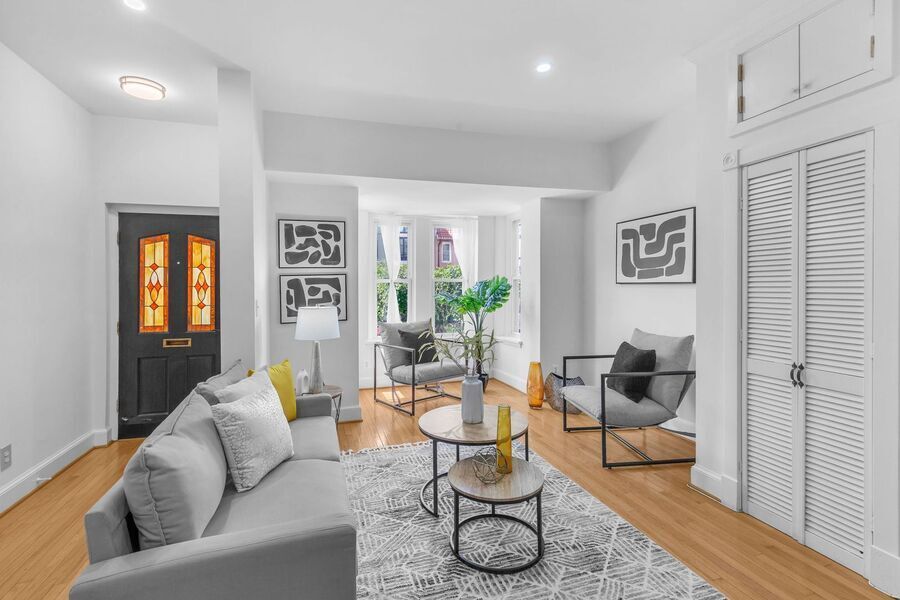 Foto principal - 3655 13th St NW