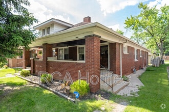 Building Photo - 4908 E 10th St