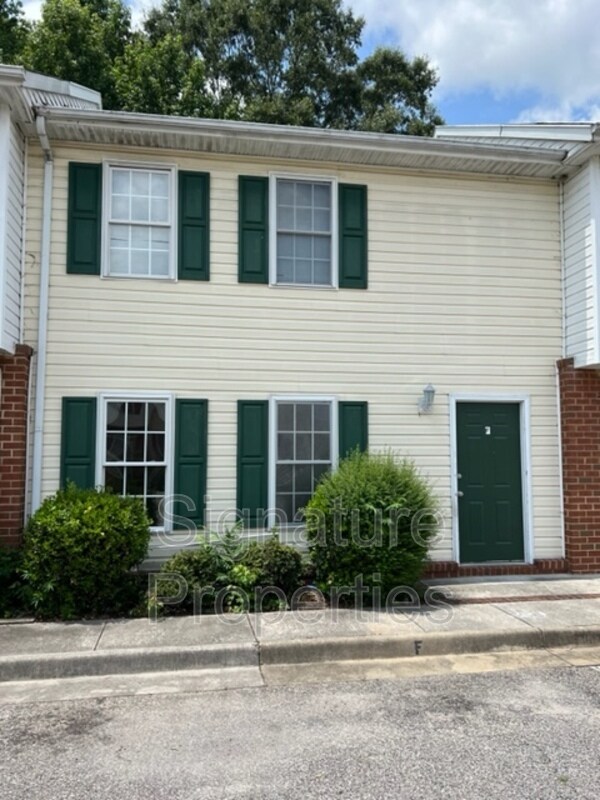 555 Fairfax Ave, Colonial Heights, VA 23834 House Rental in Colonial