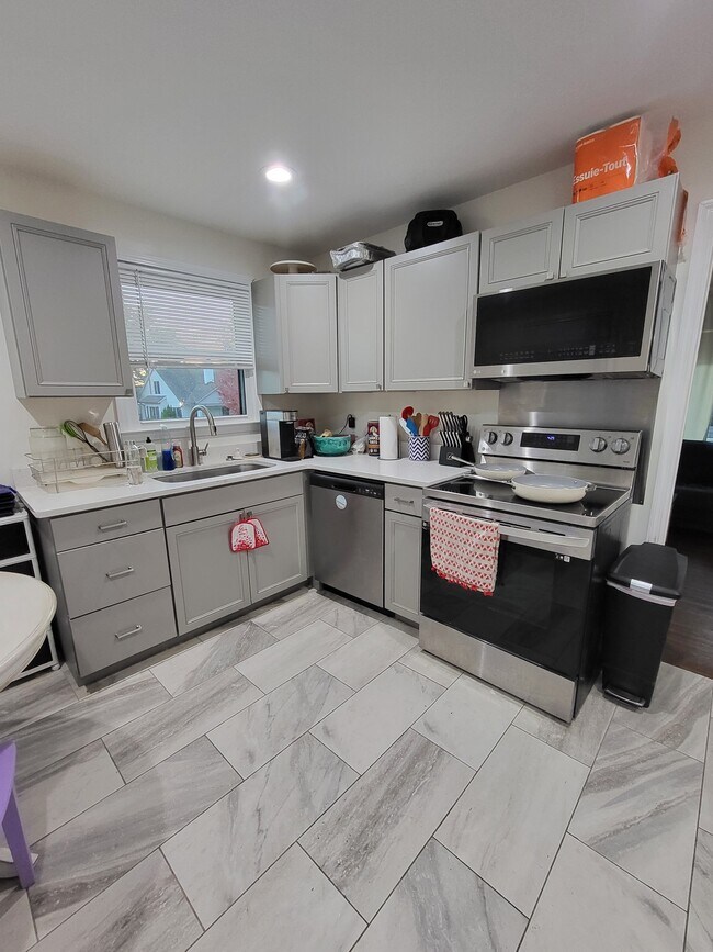 Foto del edificio - 1512A Sweetbriar Ave