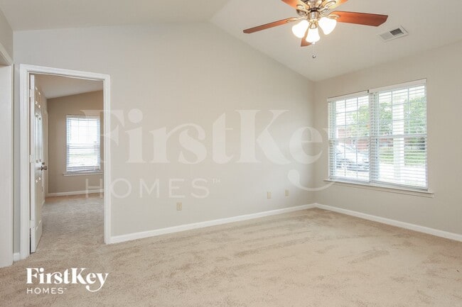 Building Photo - 4 Franklinwood Dr