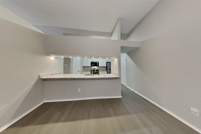 Building Photo - 2007 Barronett Bend