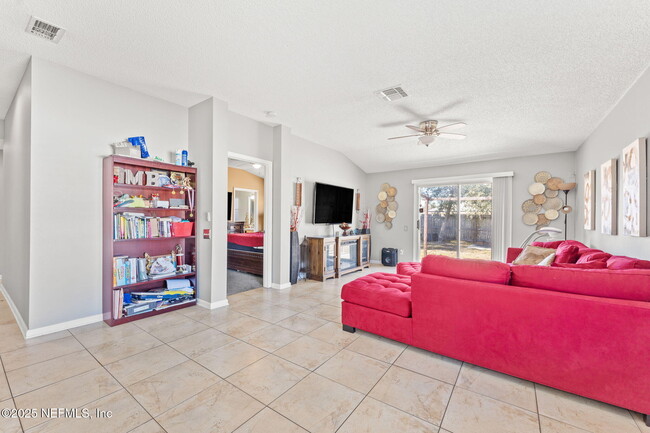 Foto del edificio - 11548 Kings Ridge Ct S