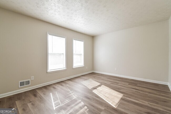 Building Photo - 2883 Alexandria Dr SW
