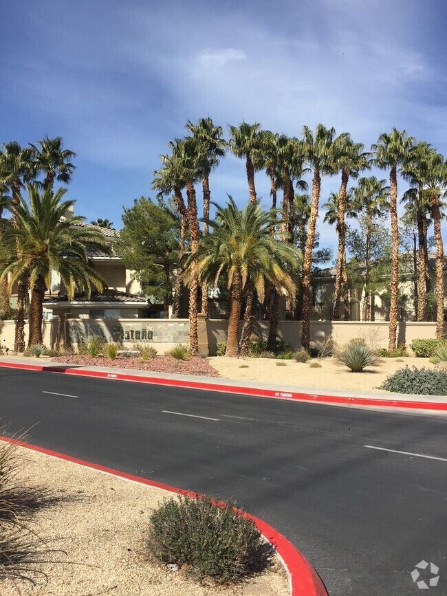 Sierra Vista Ranchos Apartments for Rent with Parking Las Vegas, NV