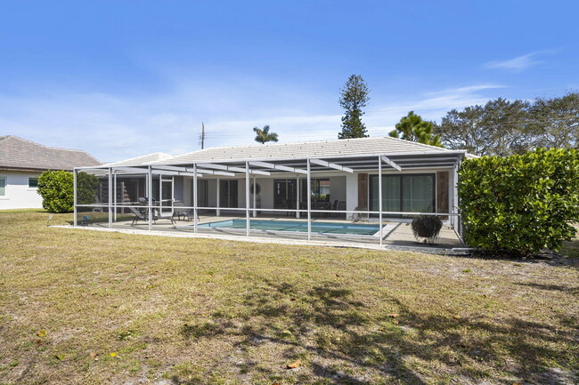 Foto del edificio - 229 Fairway W
