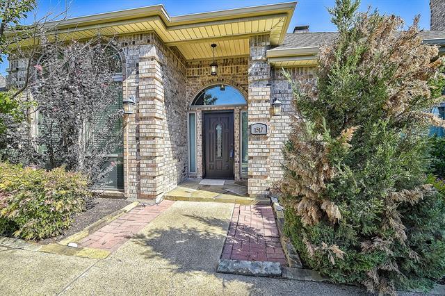 Building Photo - 1517 Harrington Dr