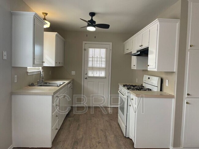 Foto del edificio - 2608 Amherst St