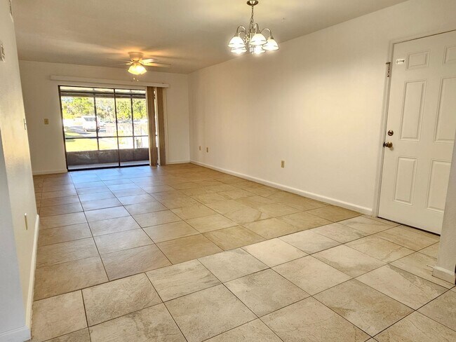 Building Photo - Annual Unfurnished 2 Bedroom 2 Bath Villa with 1 Car attached Garage located in the Cute communit...