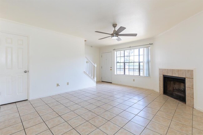 Building Photo - 14600 Fonmeadow Dr
