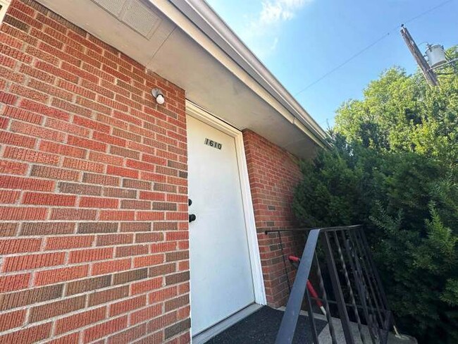 Building Photo - 1610 3rd St