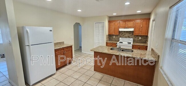 Foto del edificio - 411 Edwin St