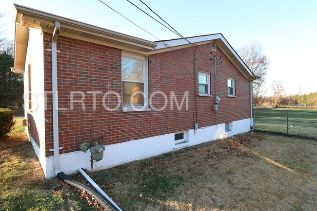 Foto del edificio - 1755 Parker Rd