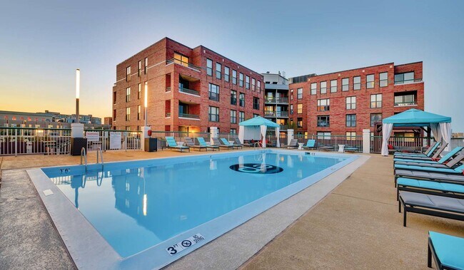 Building Photo - 1715 Chicago Ave