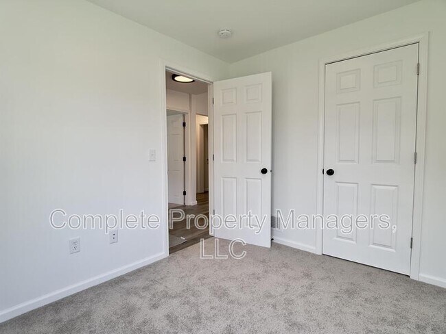 Foto del edificio - 247 E Fremont St