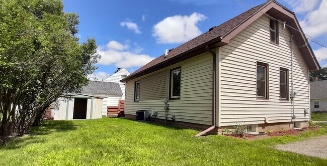 Foto del edificio - 207 14th Ave. NE