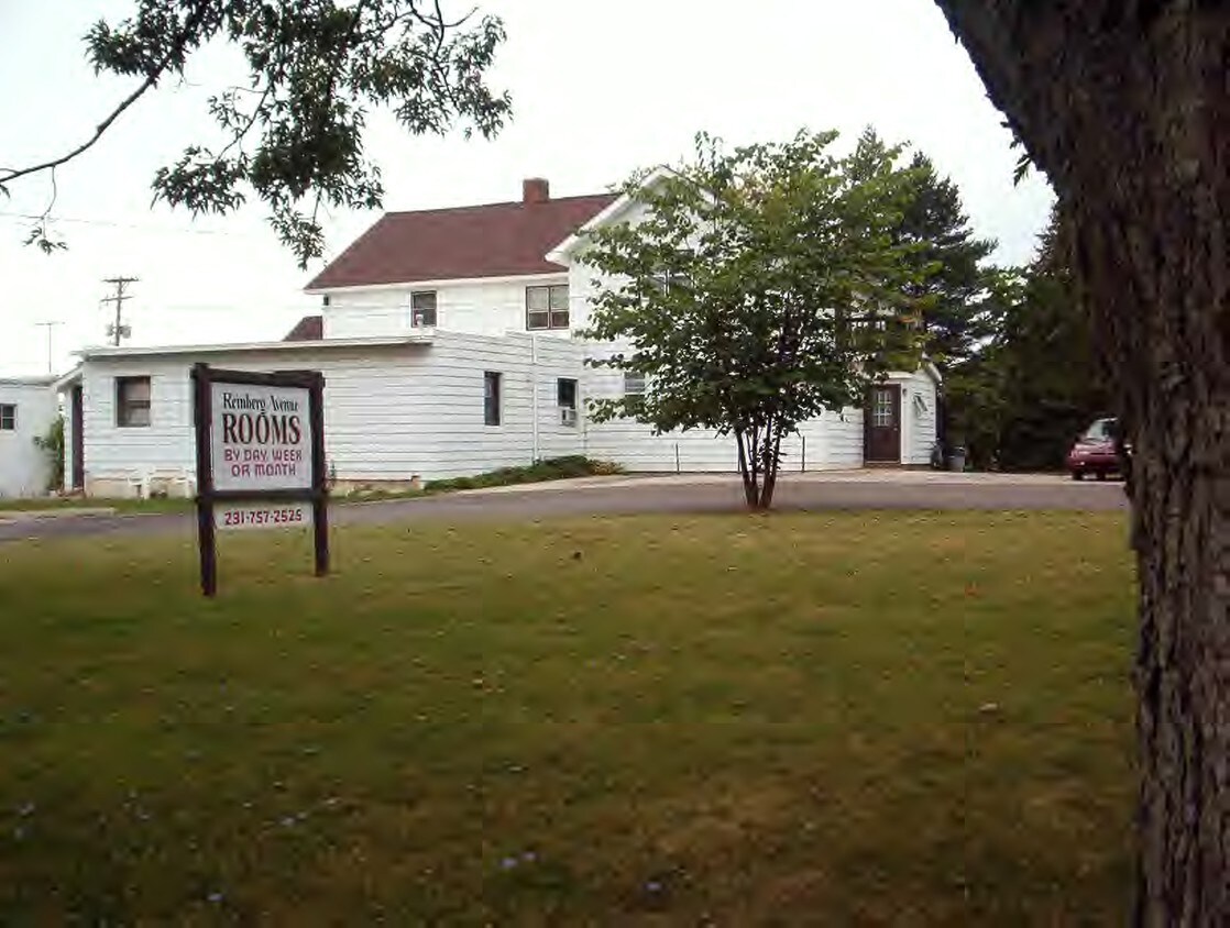 Primary Photo - 103 N Reinberg St