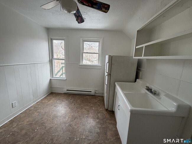 Foto del edificio - 571 Baldwin St