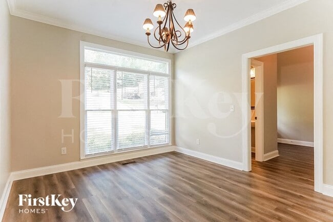 Building Photo - 2026 Laurel Lakes Ln