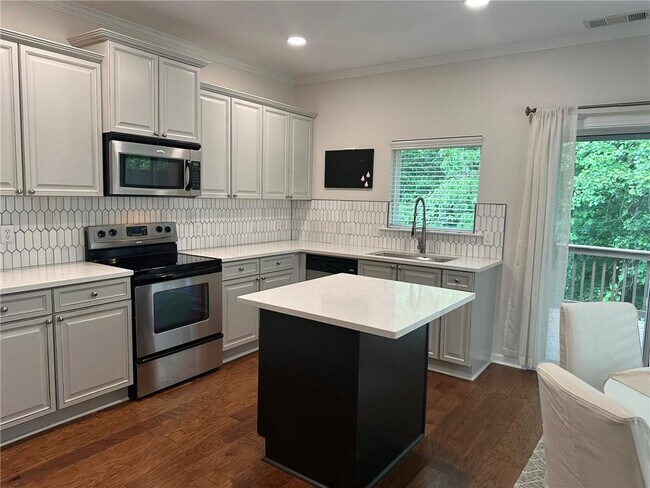 Foto del edificio - 1617 Liberty Pkwy NW