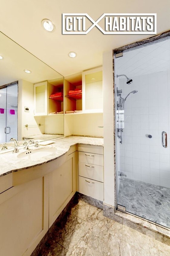 Foto principal - 201A E 29th St
