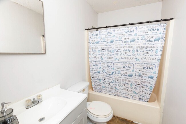 Building Photo - 8017 1st Ave S