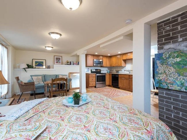 Building Photo - 1 br, 1 bath - 2921 Thurman Dr
