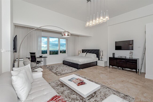 Building Photo - 2301 Collins Ave
