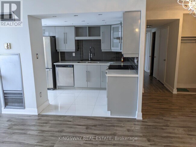 Building Photo - 350 Webb Dr