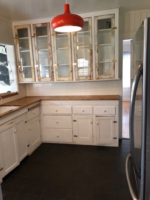 Building Photo - 2598 Adelbert Ave