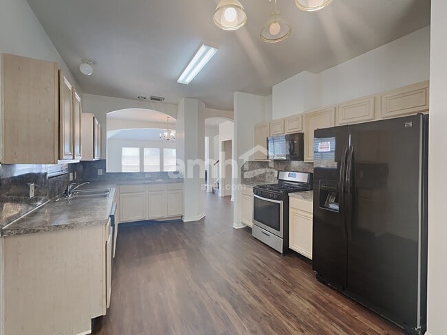 Building Photo - 30 Huntington Bend Dr