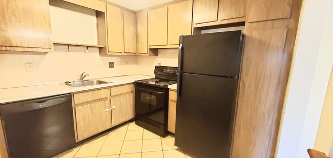 Building Photo - 1 bedroom Oak Terrace-Framingham