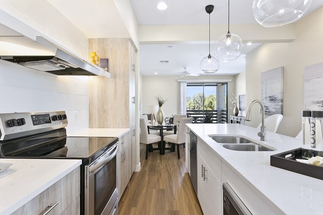 Foto del diseño de interior - The Hardy Tempe Townhome Living