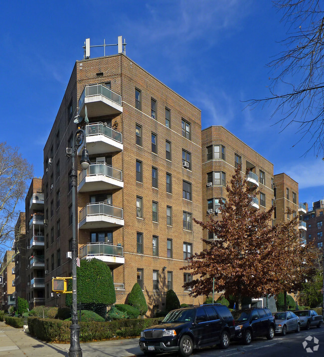 Building Photo - Hampton House Apartments