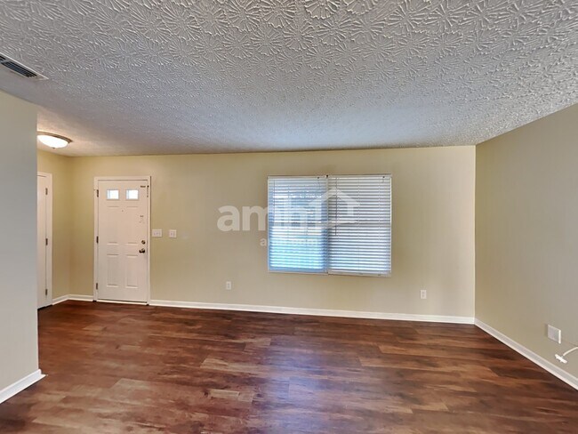 Building Photo - 2547 Silver Fir Lane