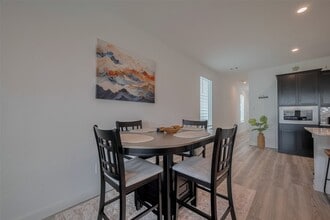 Building Photo - 3113 Crown Gate Dr