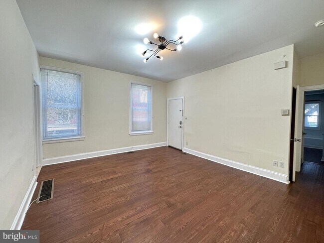 Foto del edificio - 2528 Poplar St