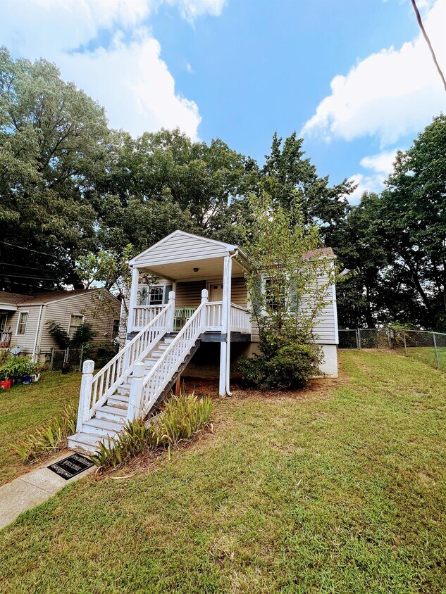 Primary Photo - 1224 Stratford Rd