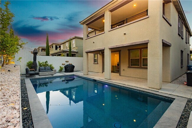 Foto del edificio - 881 Cherry Glen Pl