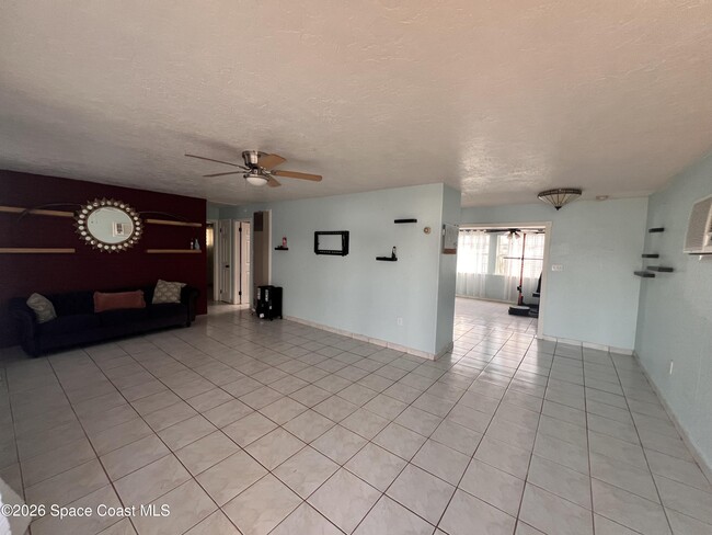 Building Photo - 2807 Tropic Rd